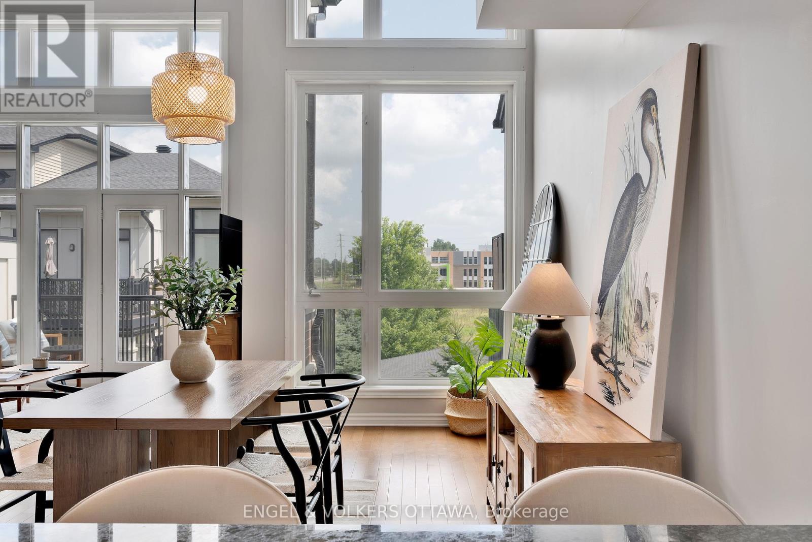 262 Pembina Private