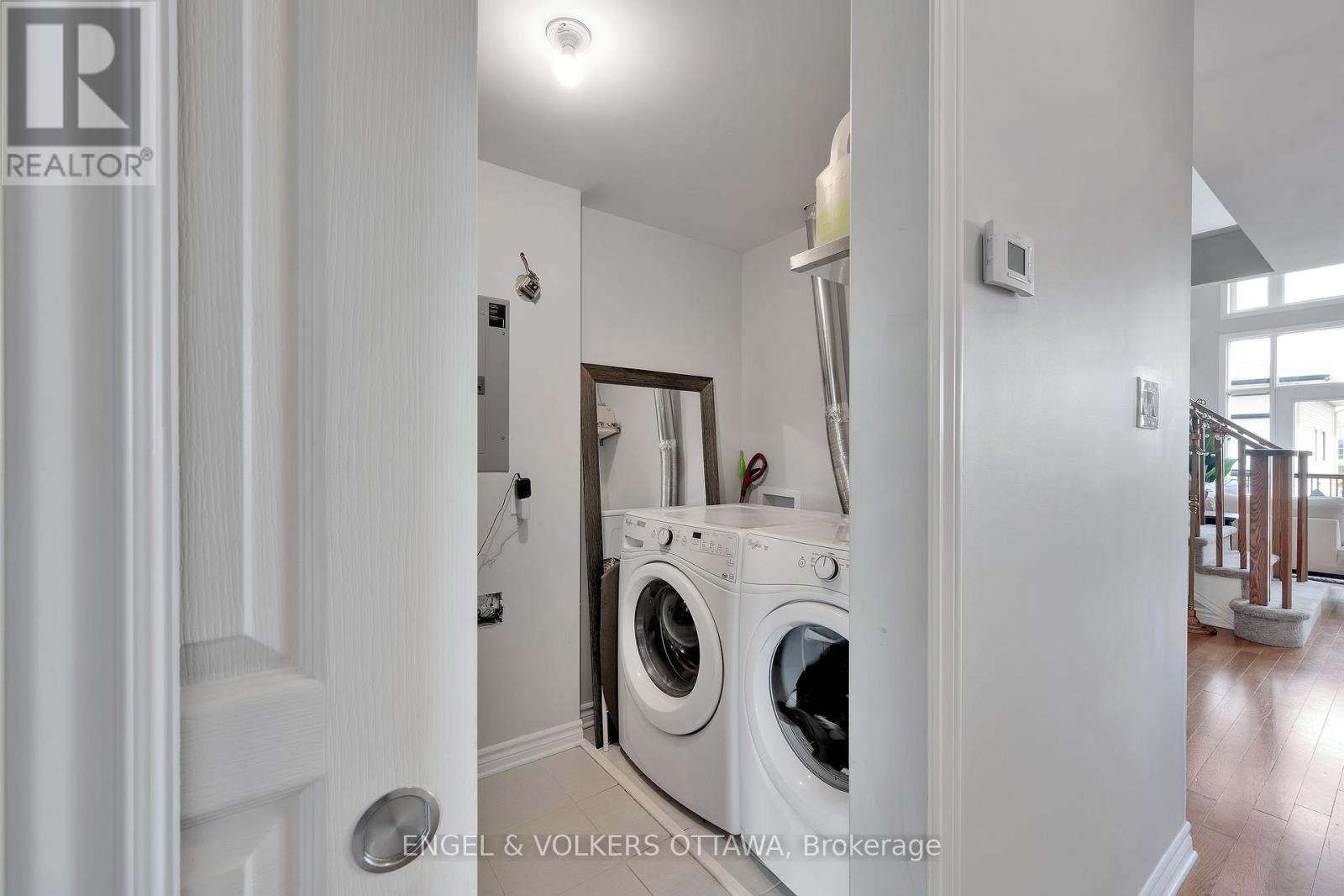 262 Pembina Private