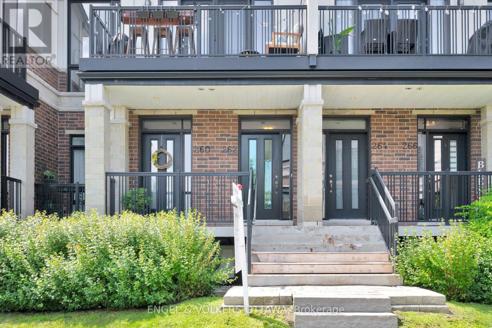 262 Pembina Private