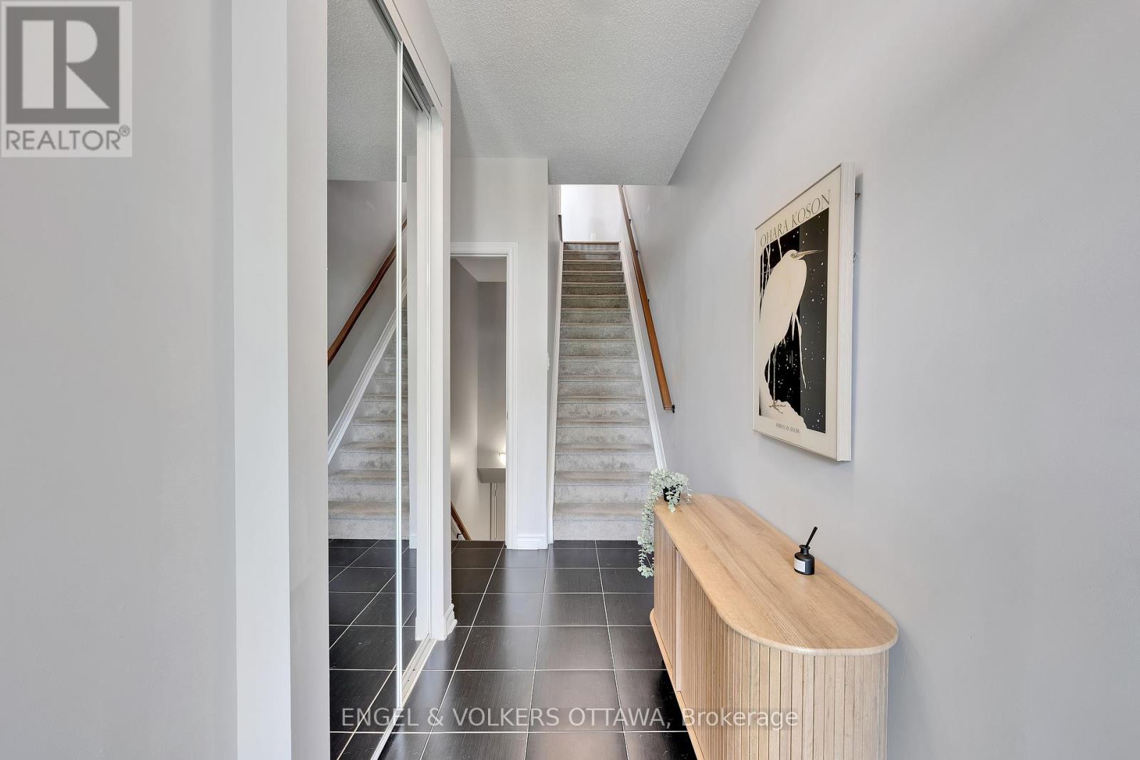 262 Pembina Private