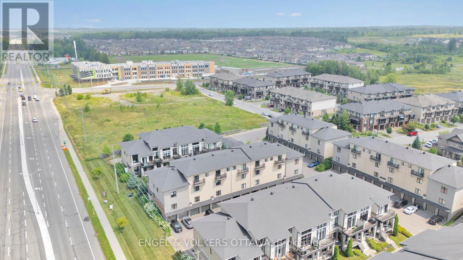 262 Pembina Private