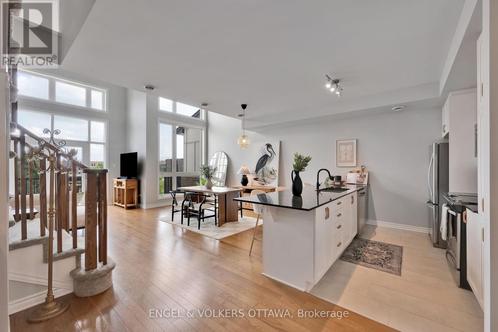 262 Pembina Private