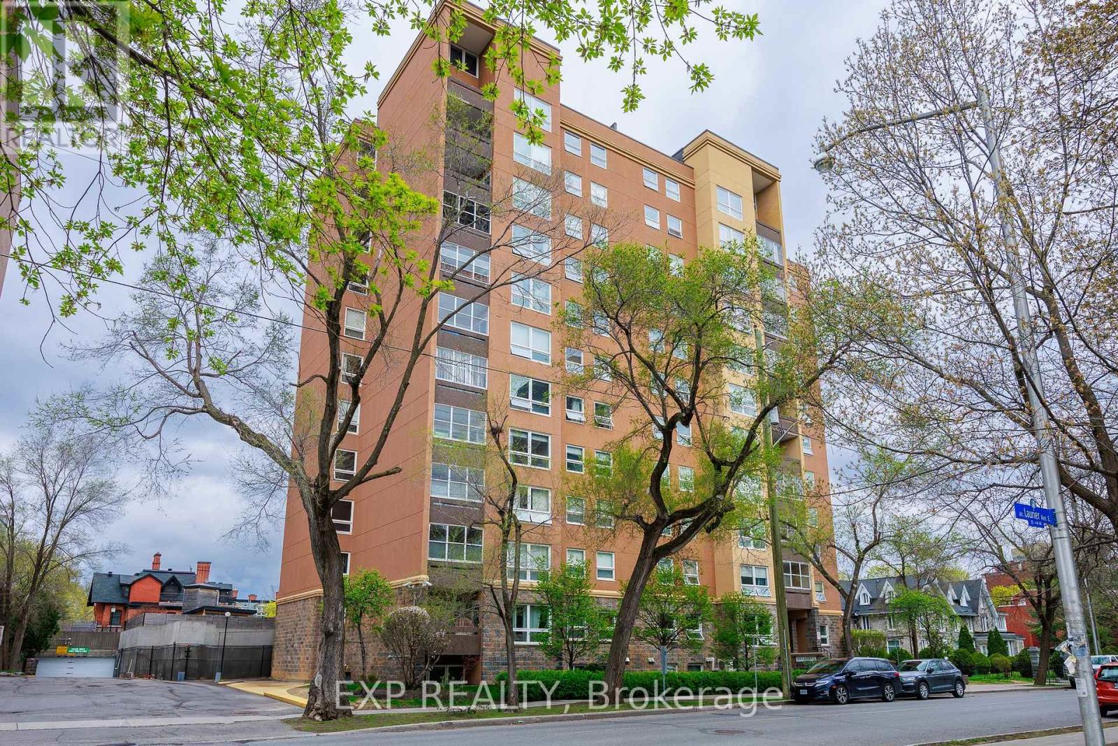 1003 - 373 Laurier Avenue E