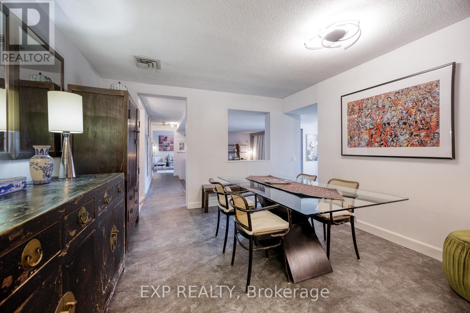 1003 - 373 Laurier Avenue E