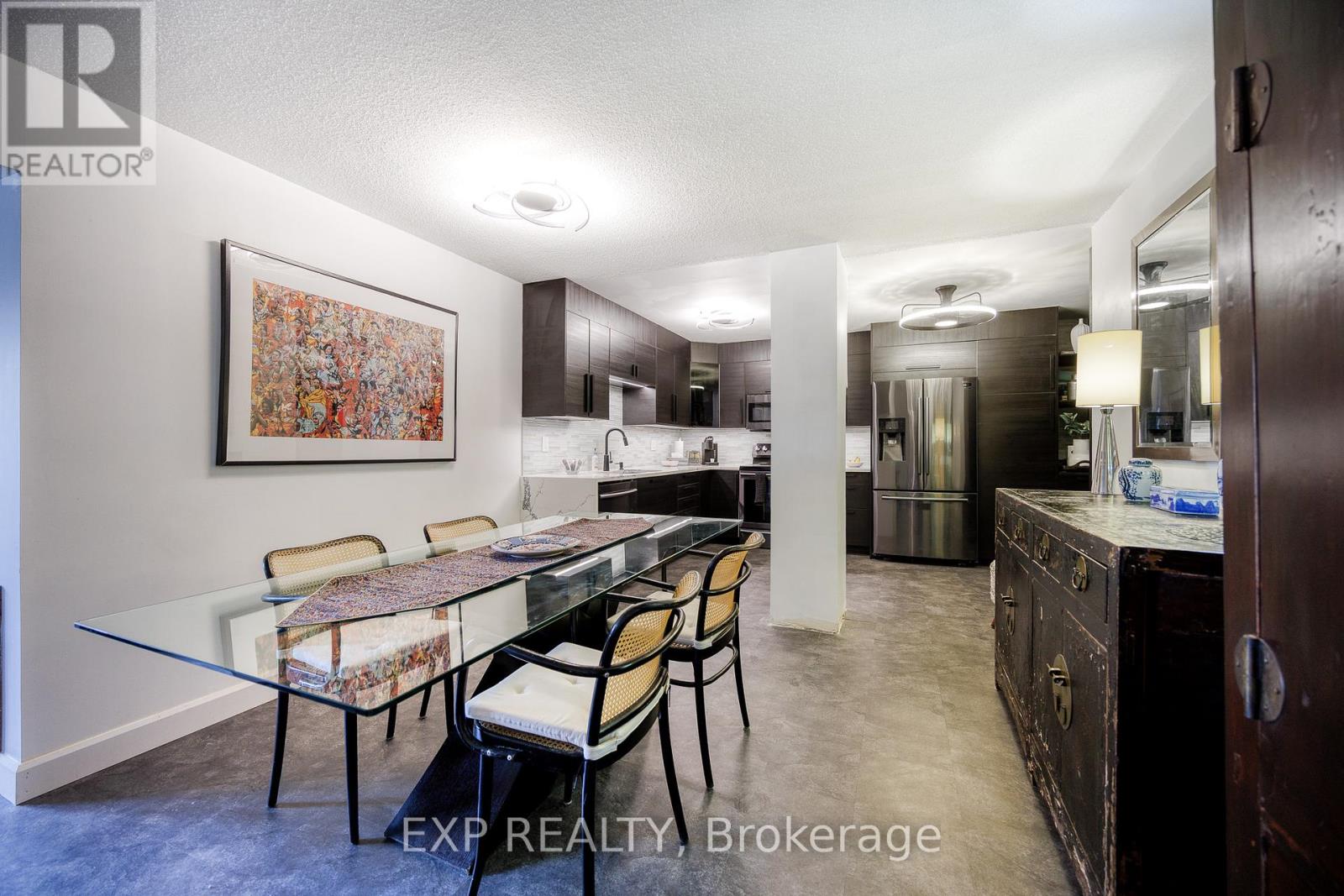 1003 - 373 Laurier Avenue E