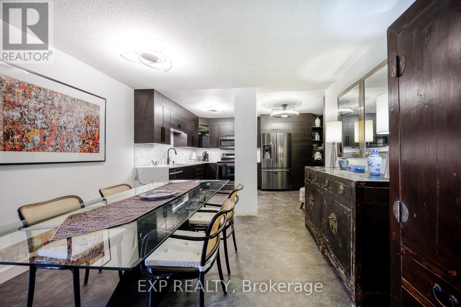 1003 - 373 Laurier Avenue E
