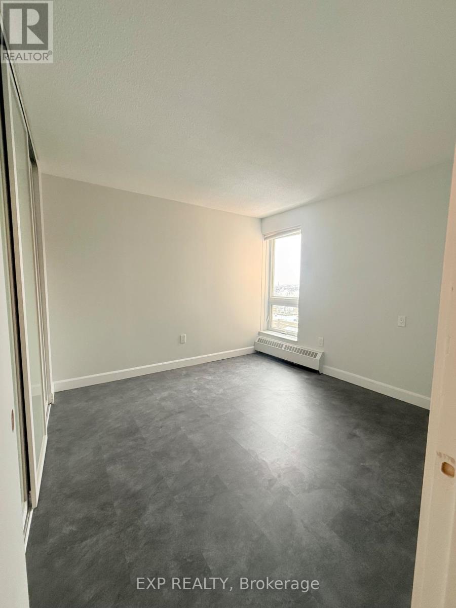 1003 - 373 Laurier Avenue E