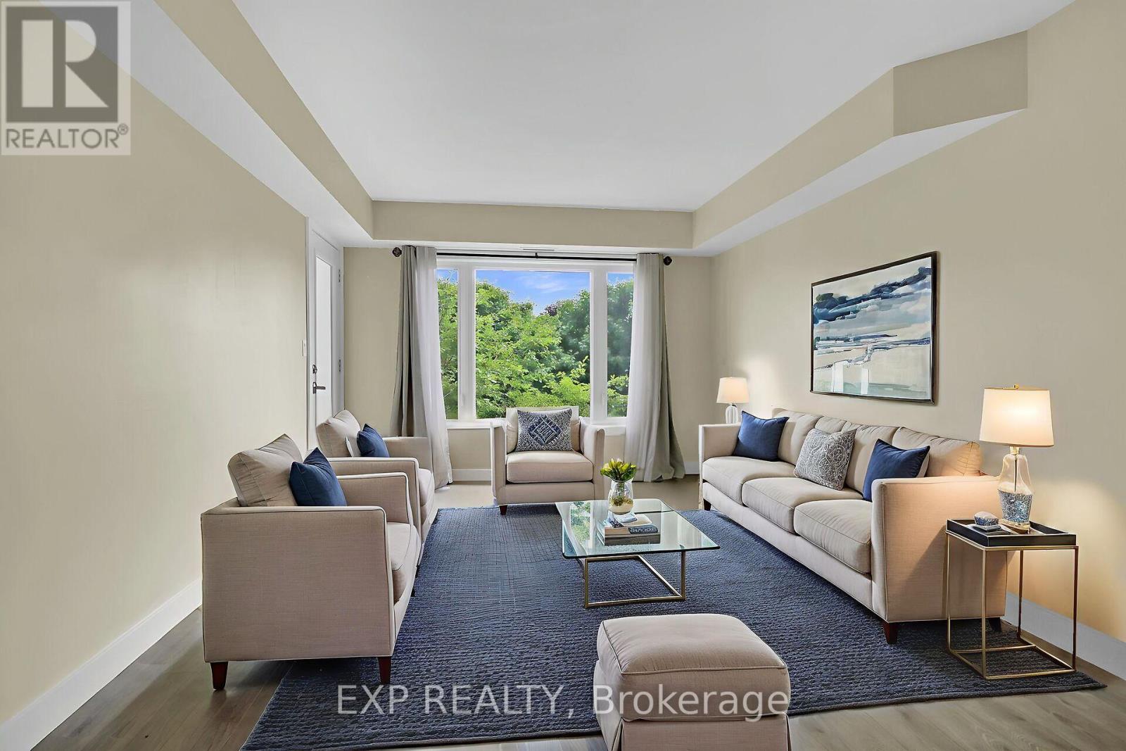 207 - 100 Jamieson Street