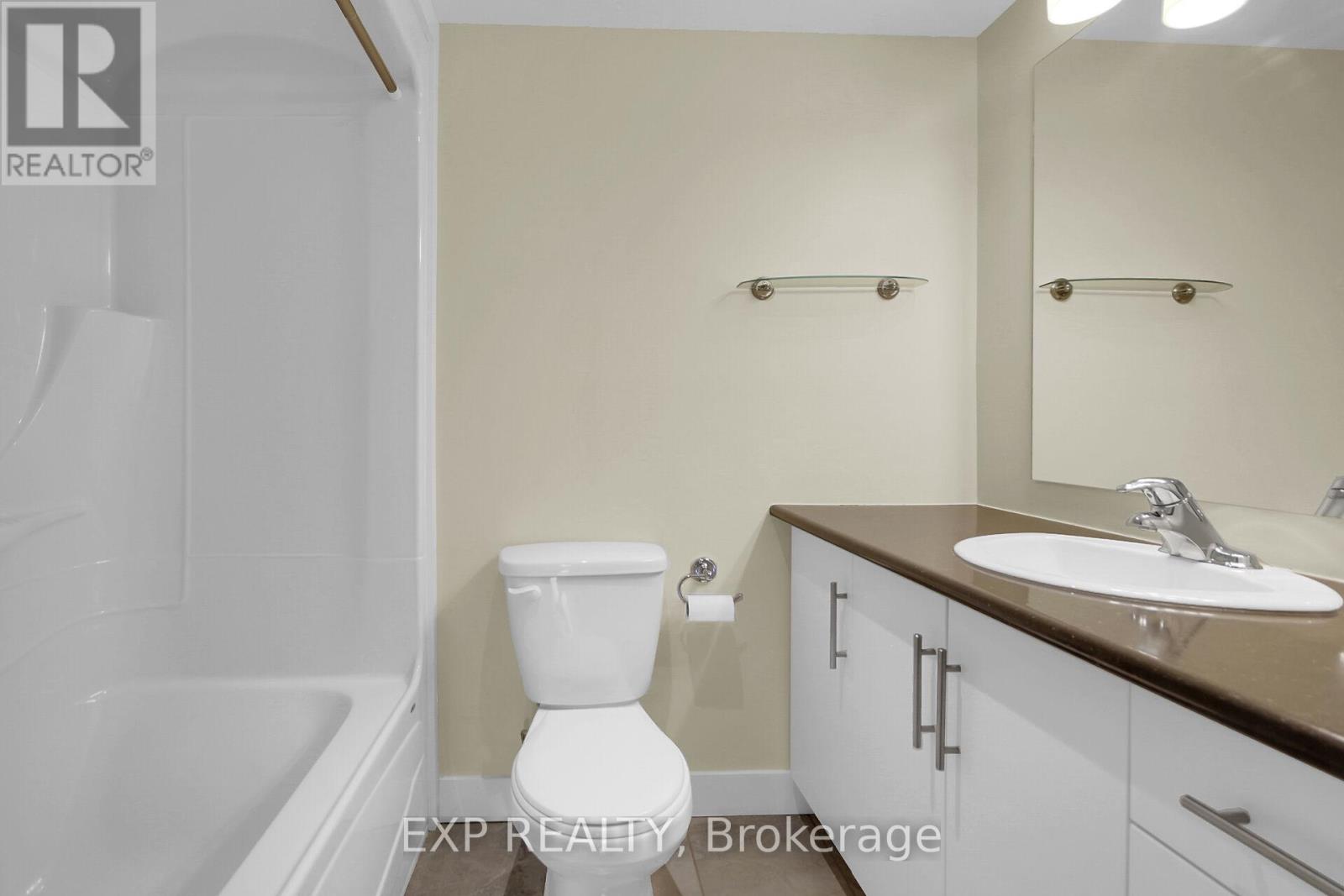 207 - 100 Jamieson Street