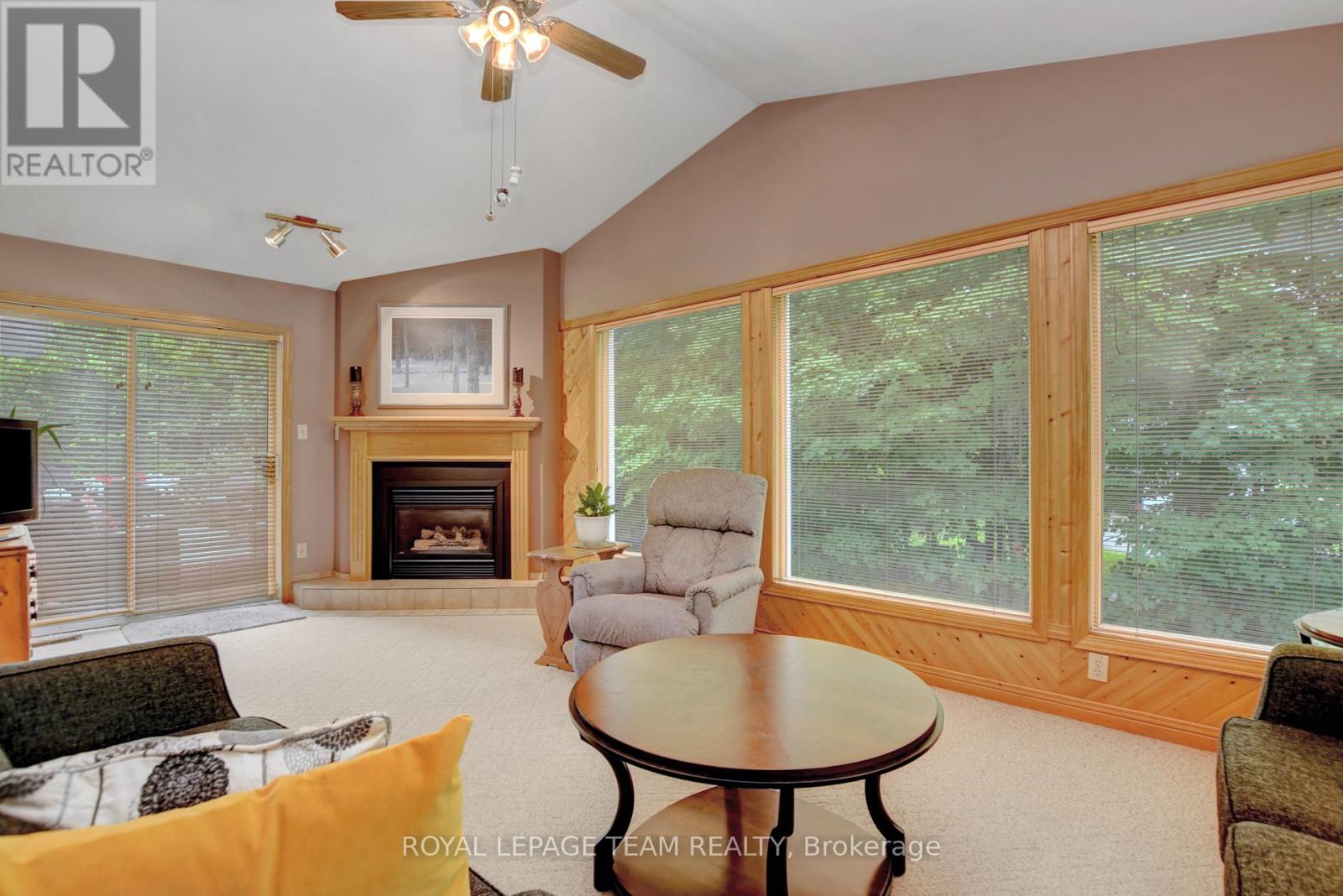 1043 County Rd 44 Road E