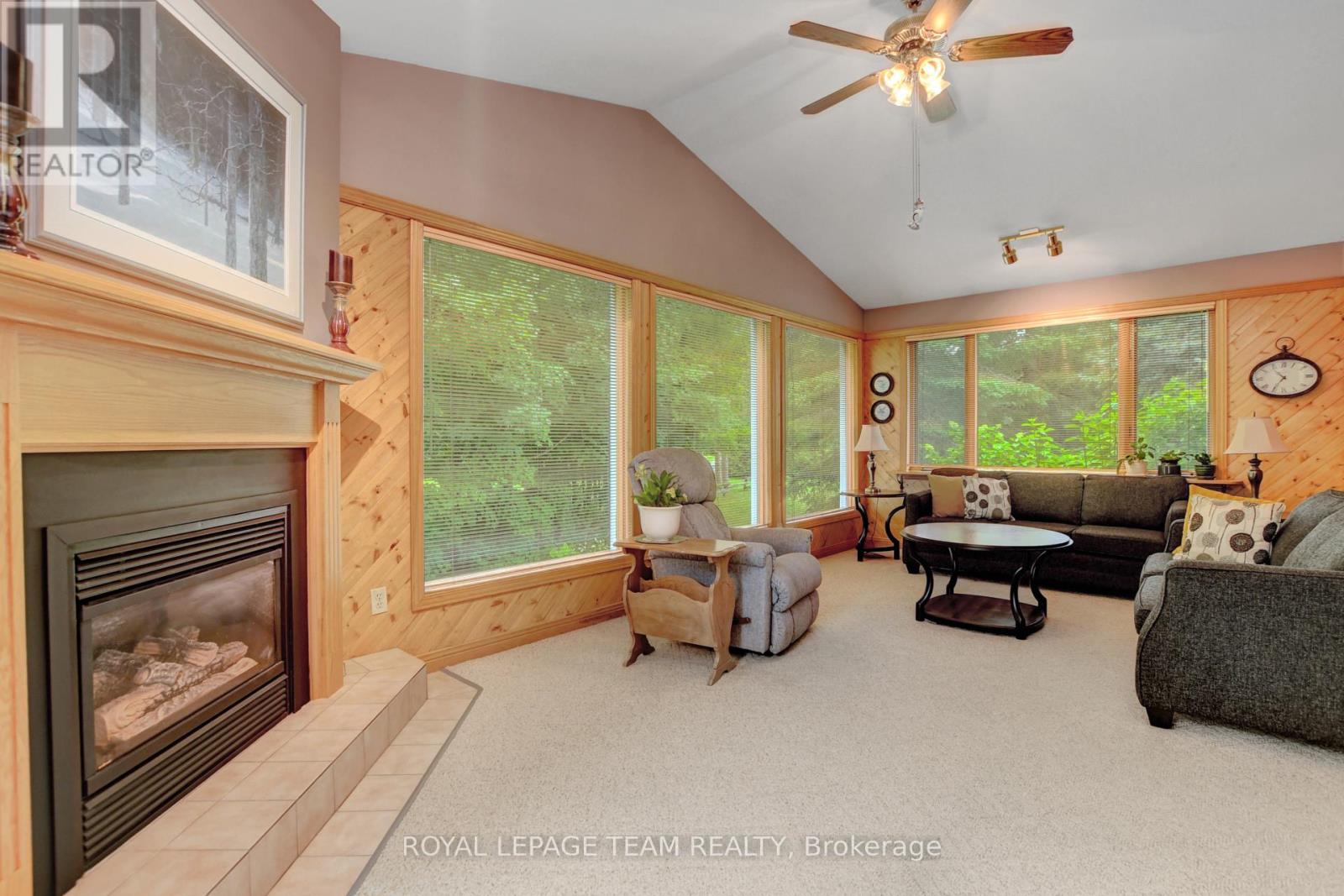 1043 County Rd 44 Road E