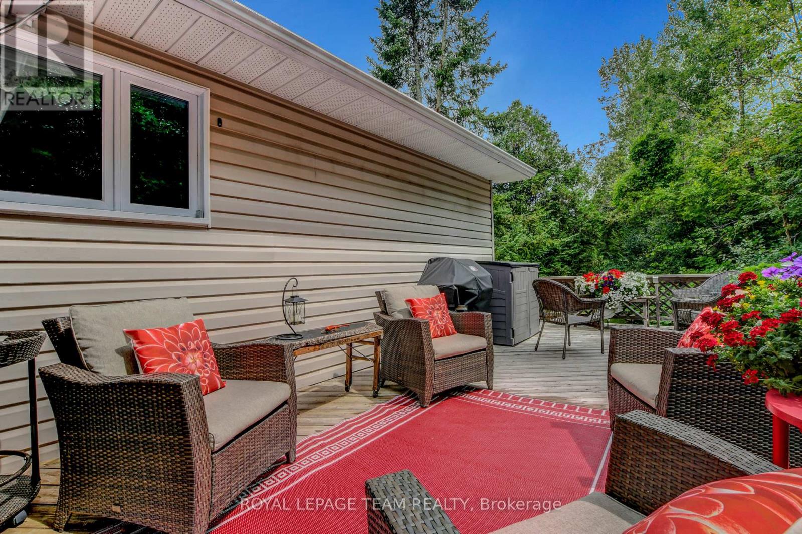 1043 County Rd 44 Road E