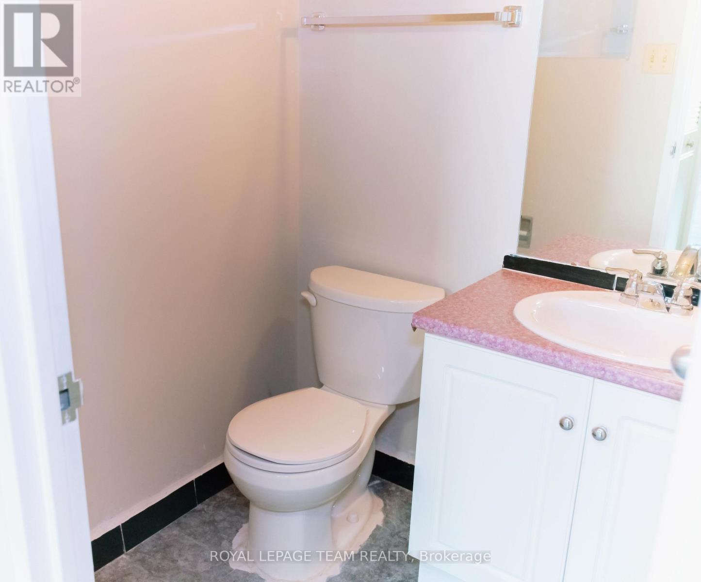 1516 - 2871 Richmond Road