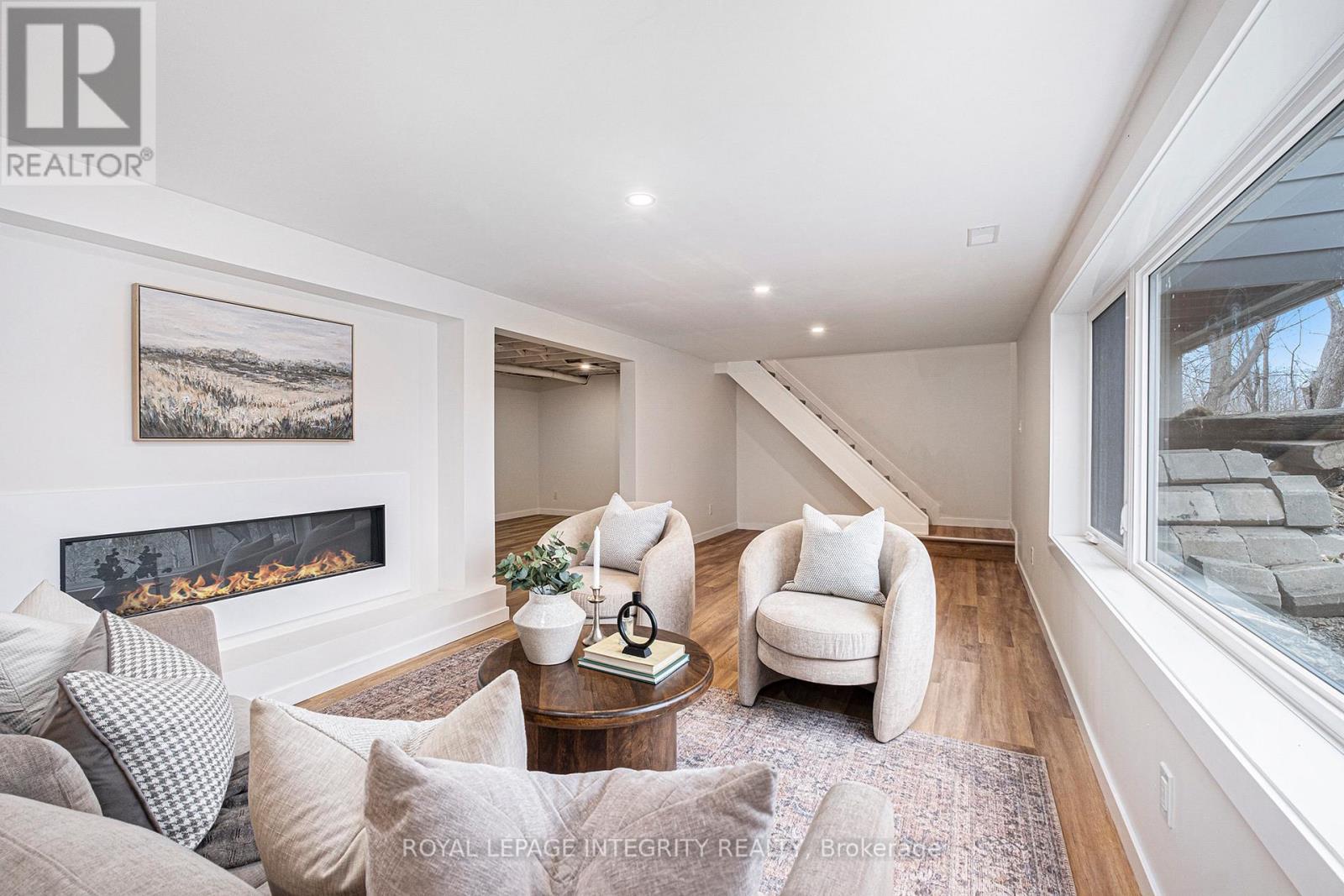 17 Lockview Road