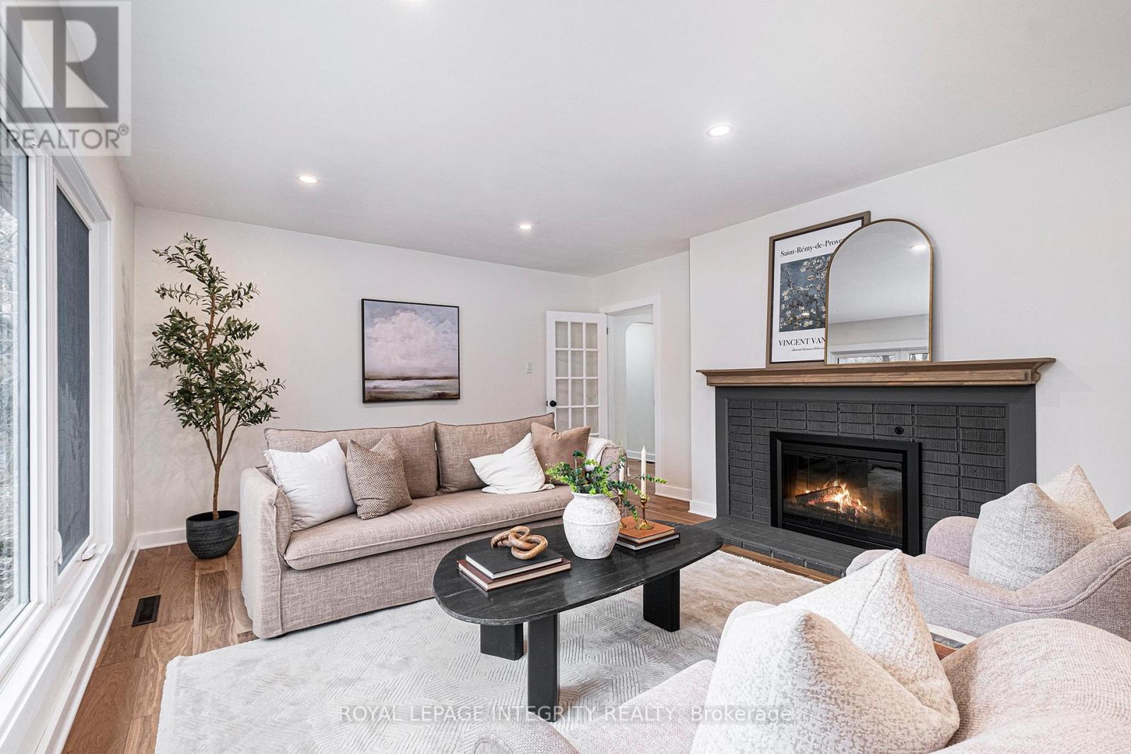 17 Lockview Road
