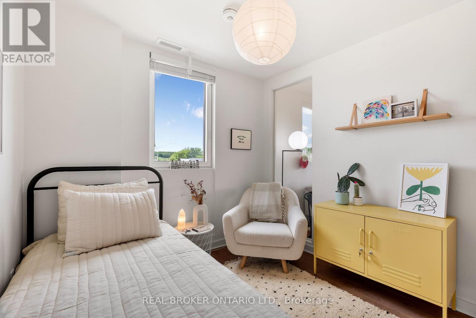 307 - 135 Barrette Street