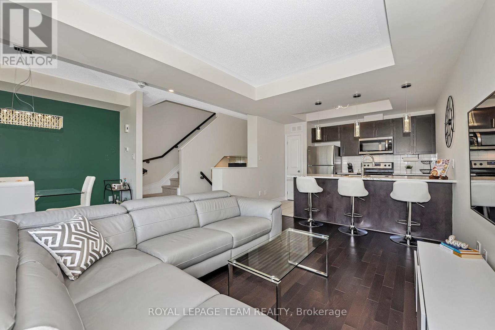 887 Kilbirnie Drive