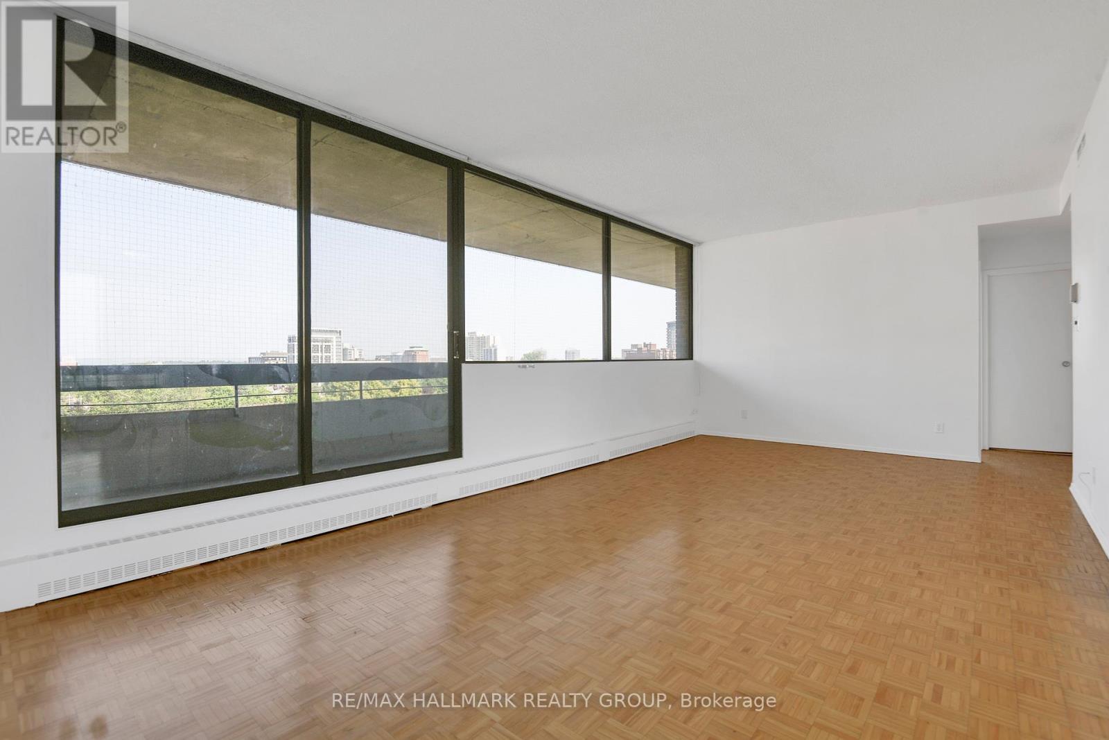 9a - 400 Laurier Avenue E