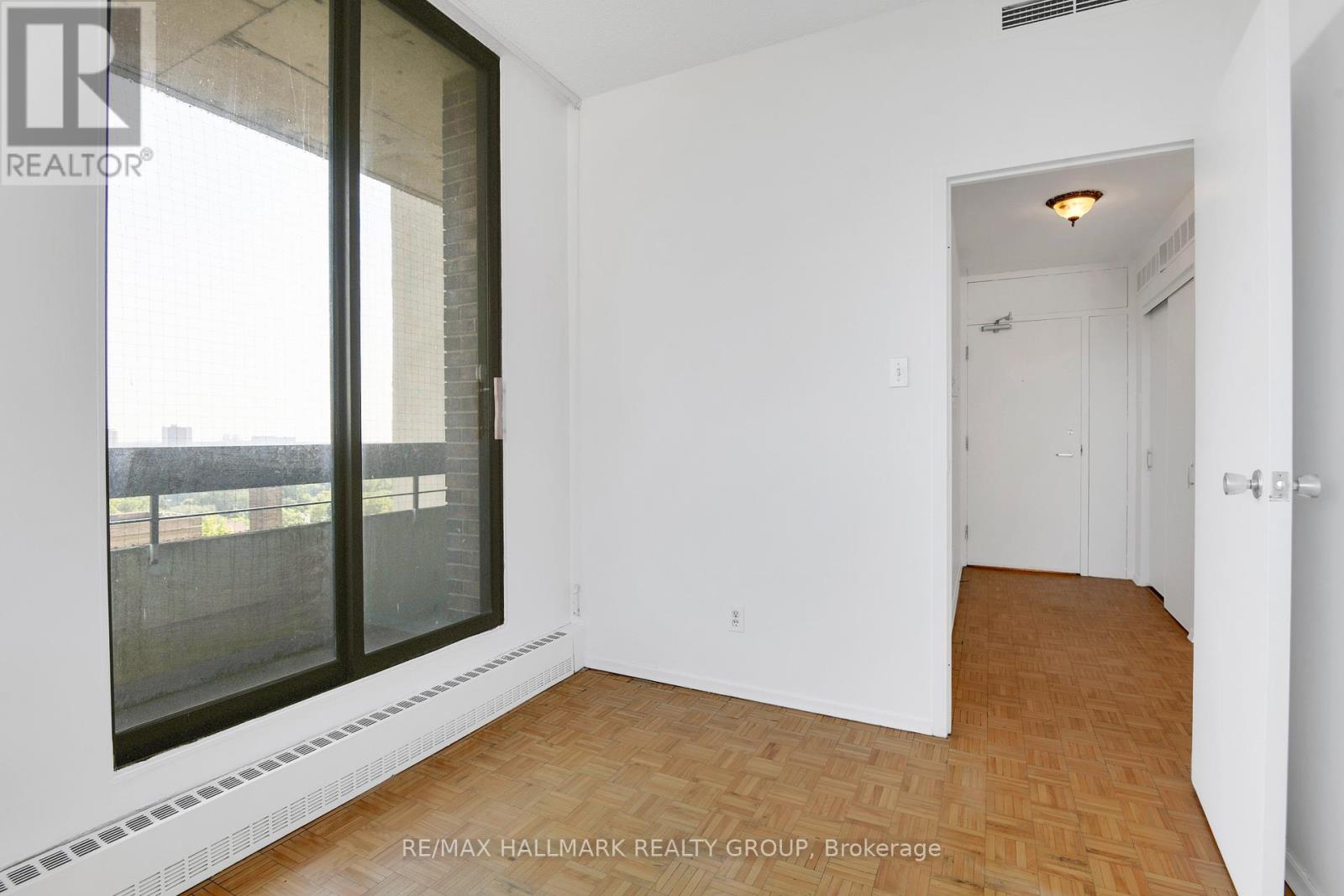 9a - 400 Laurier Avenue E