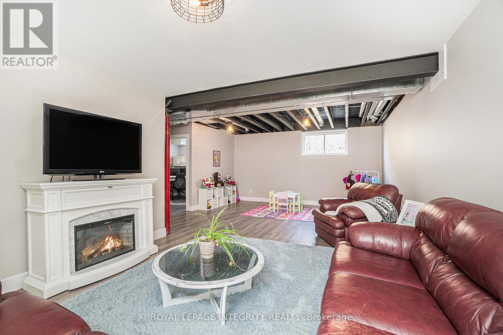 922 Leslie Crain Drive