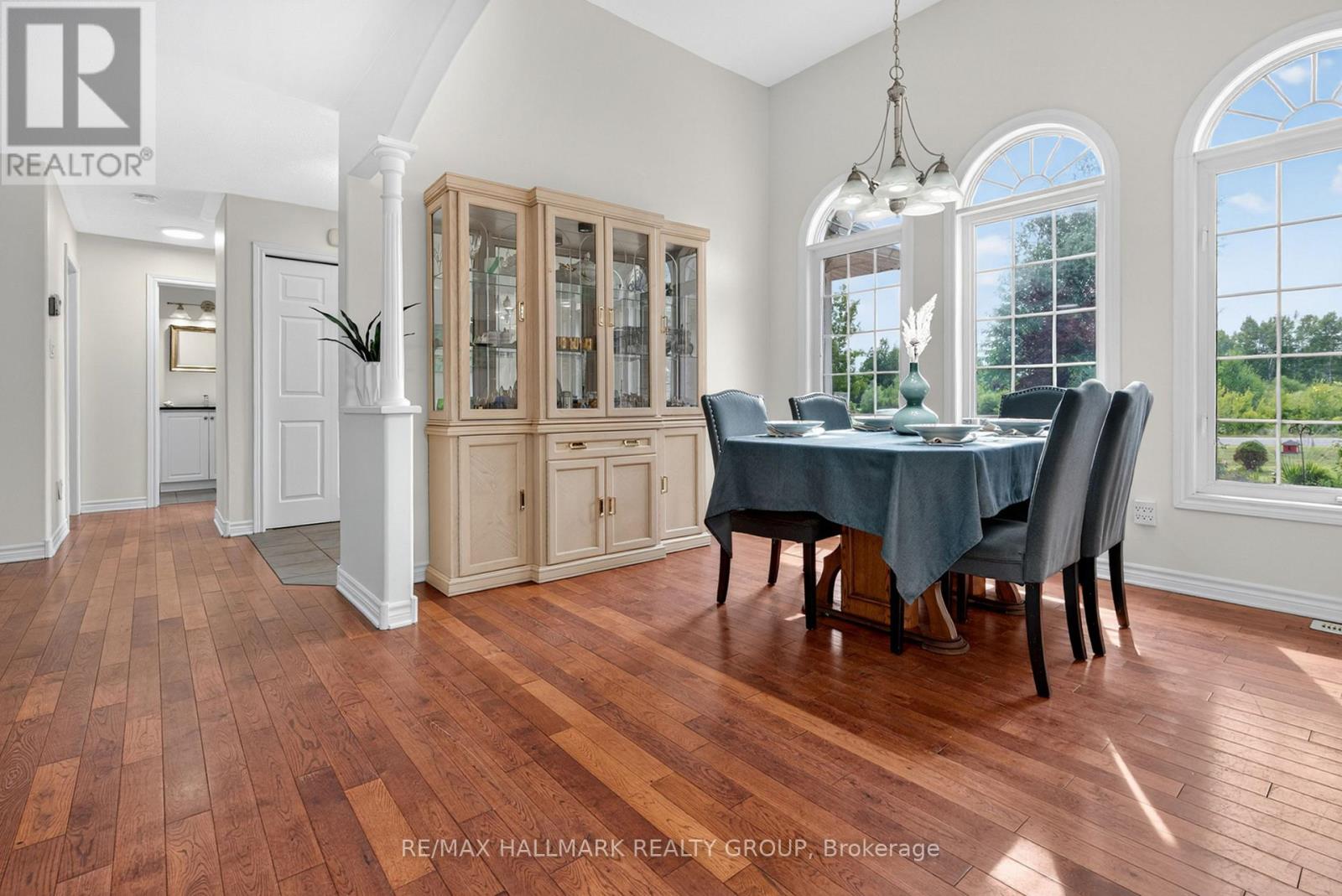 11 Rideau Crossing Crescent