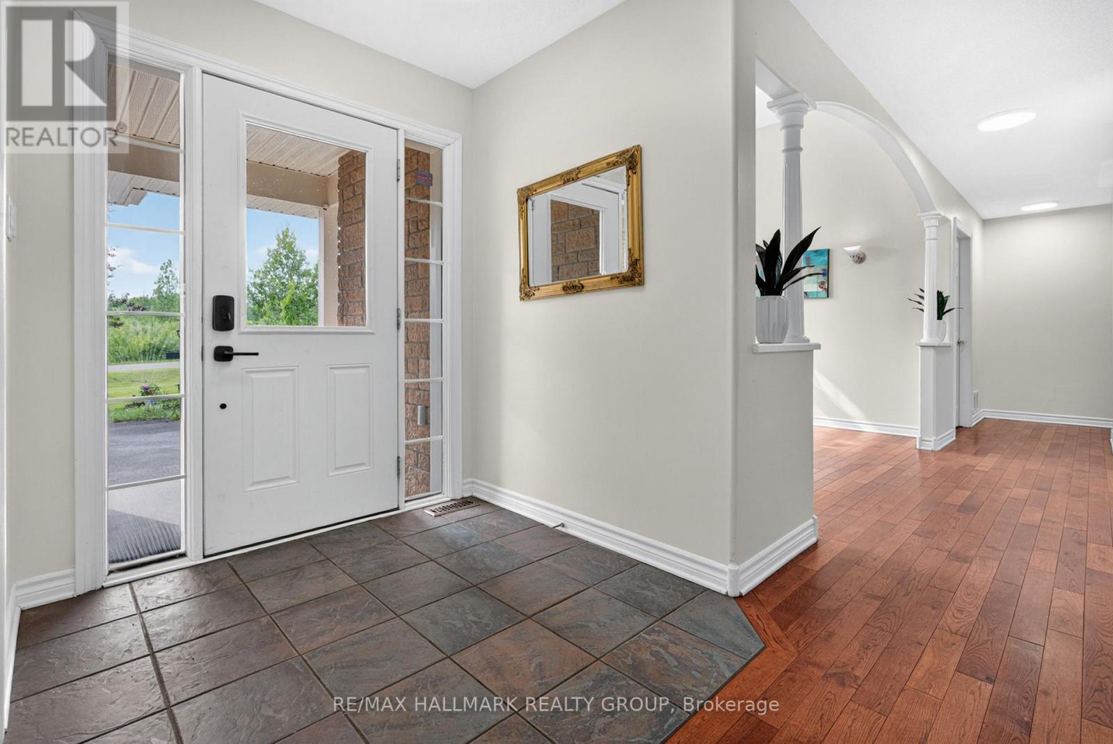 11 Rideau Crossing Crescent
