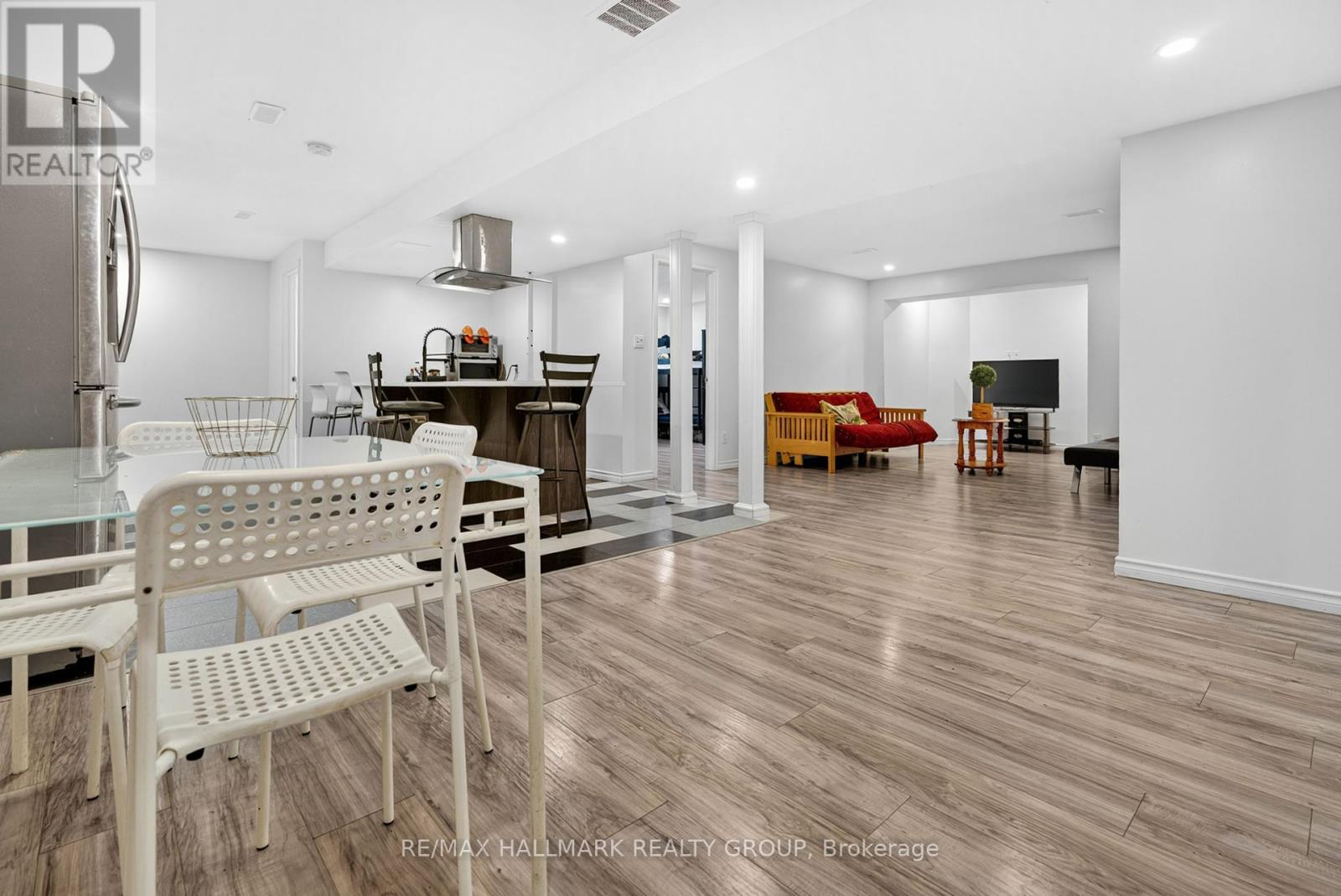 11 Rideau Crossing Crescent