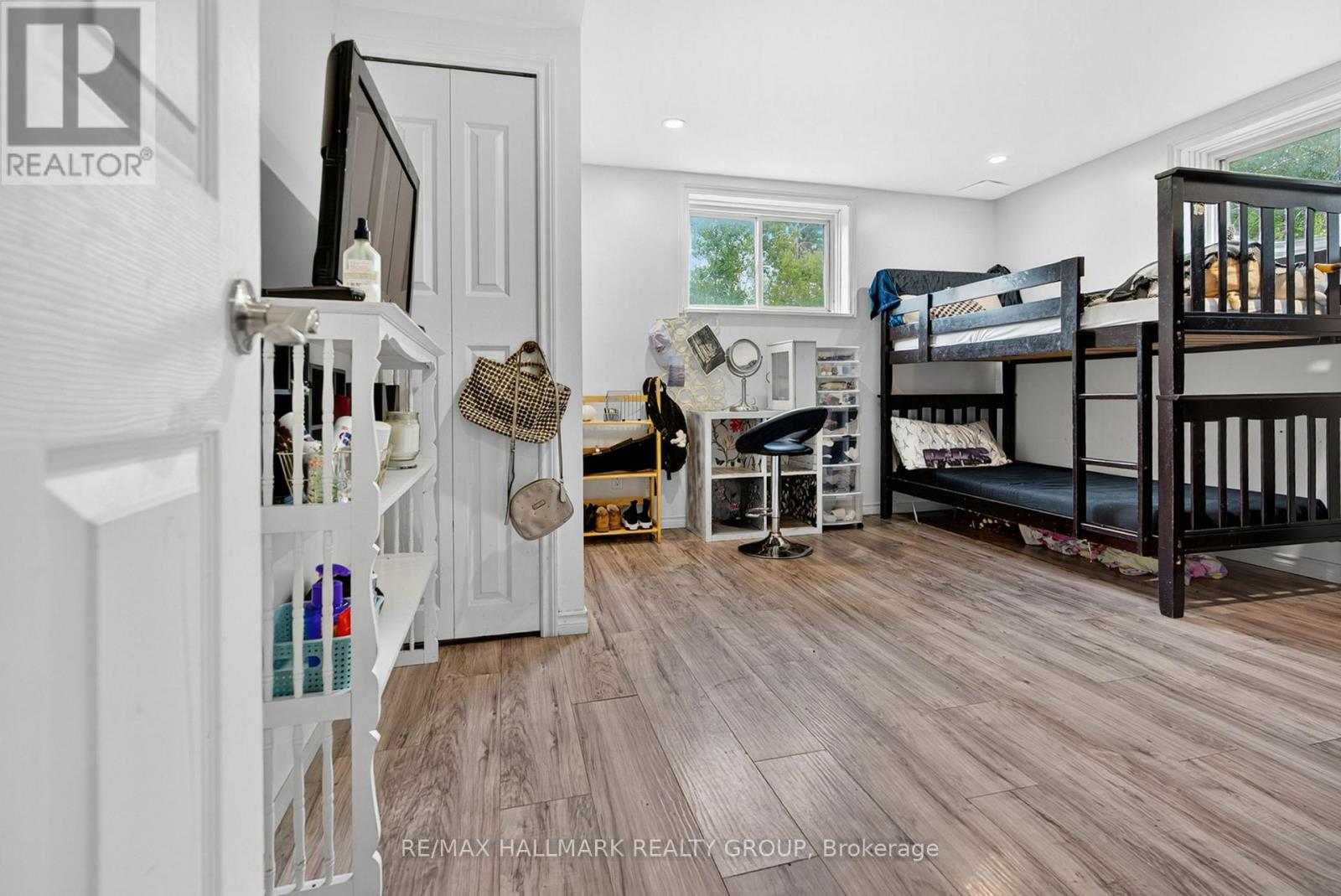 11 Rideau Crossing Crescent