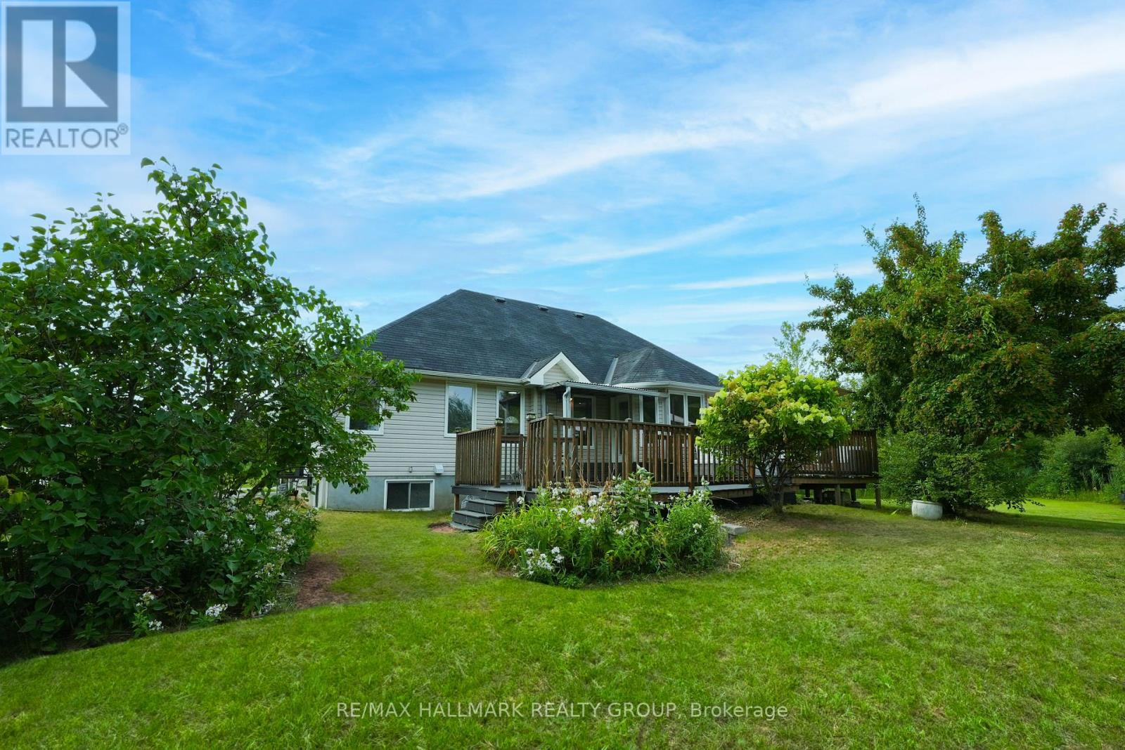 11 Rideau Crossing Crescent