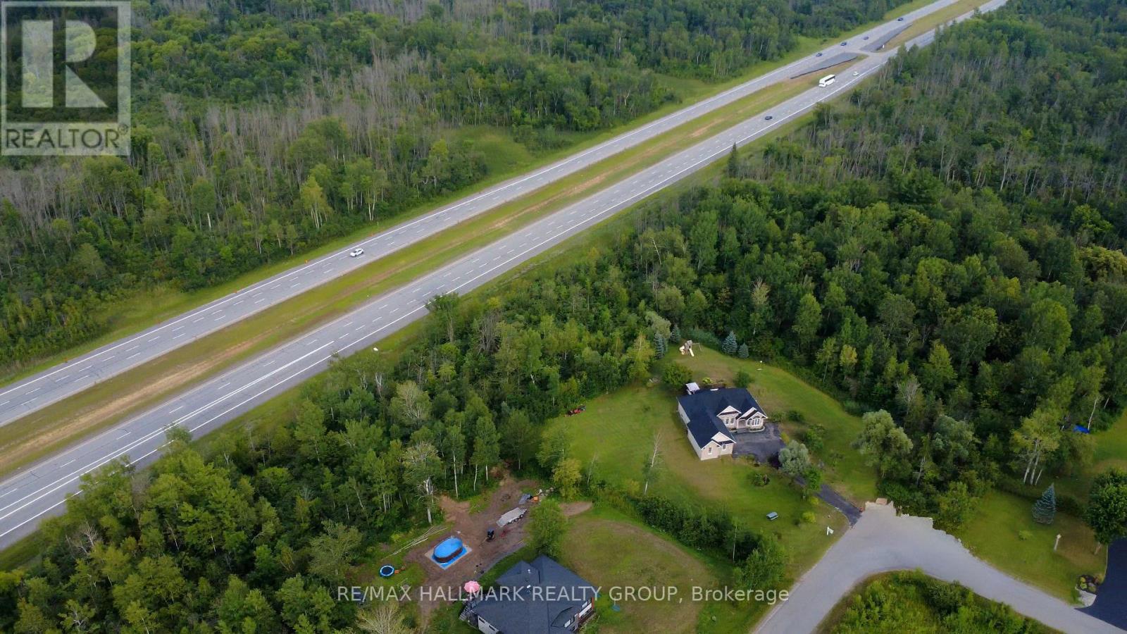 11 Rideau Crossing Crescent