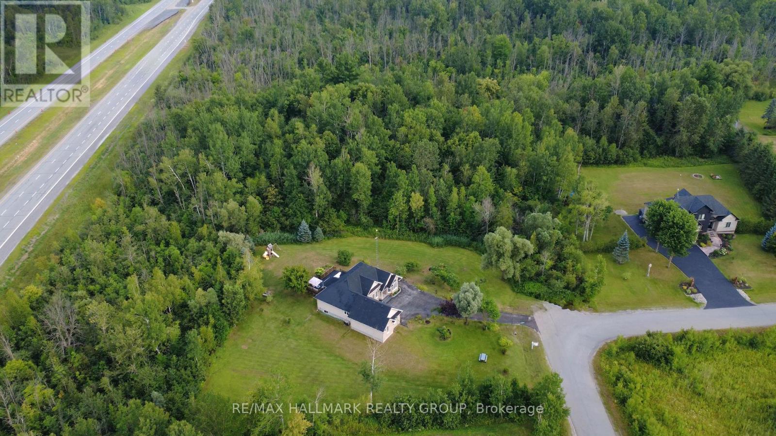 11 Rideau Crossing Crescent