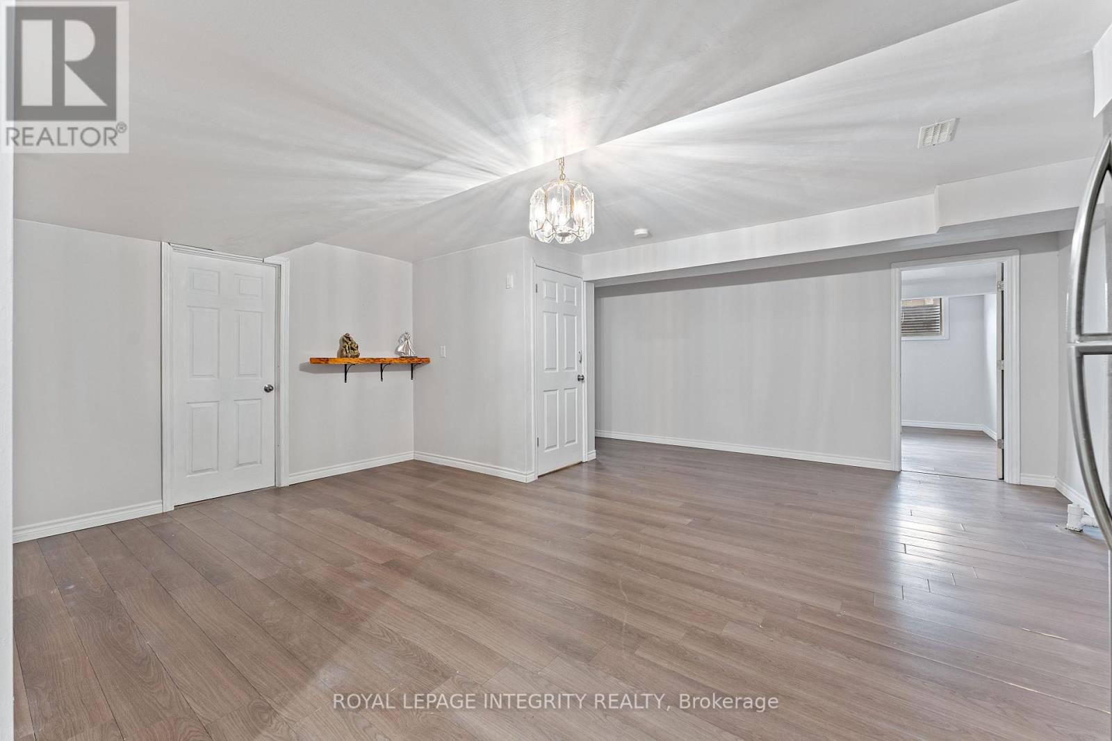 357 Langrell Crescent
