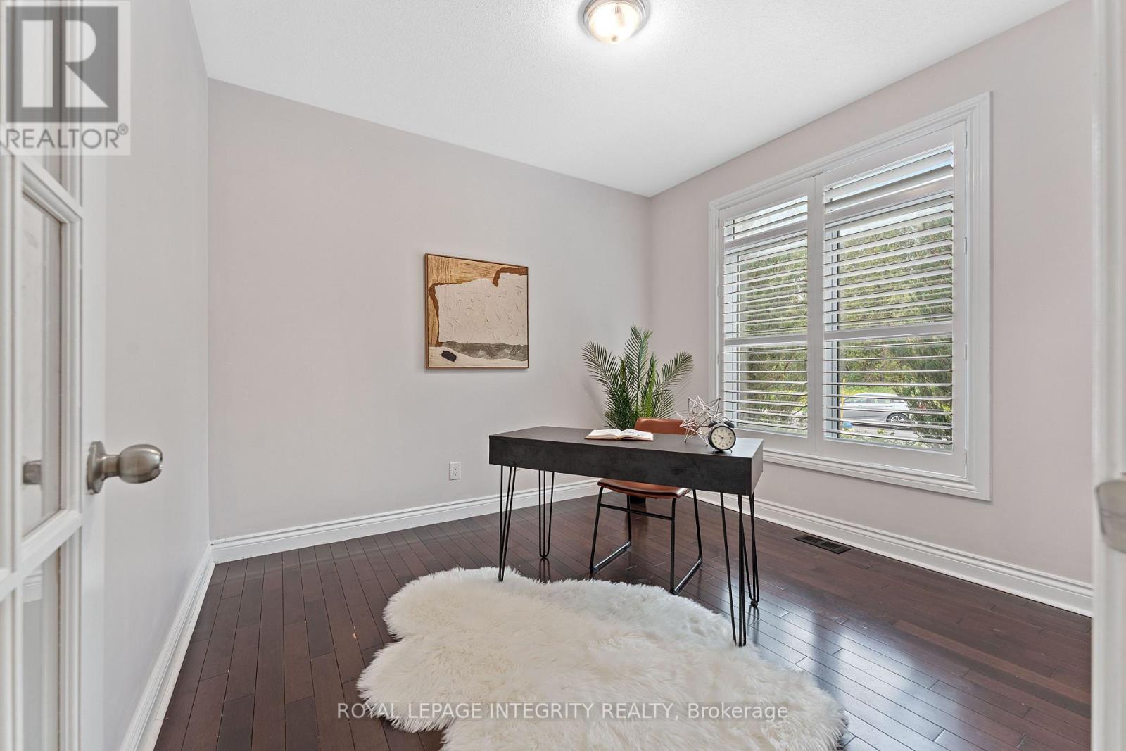 357 Langrell Crescent