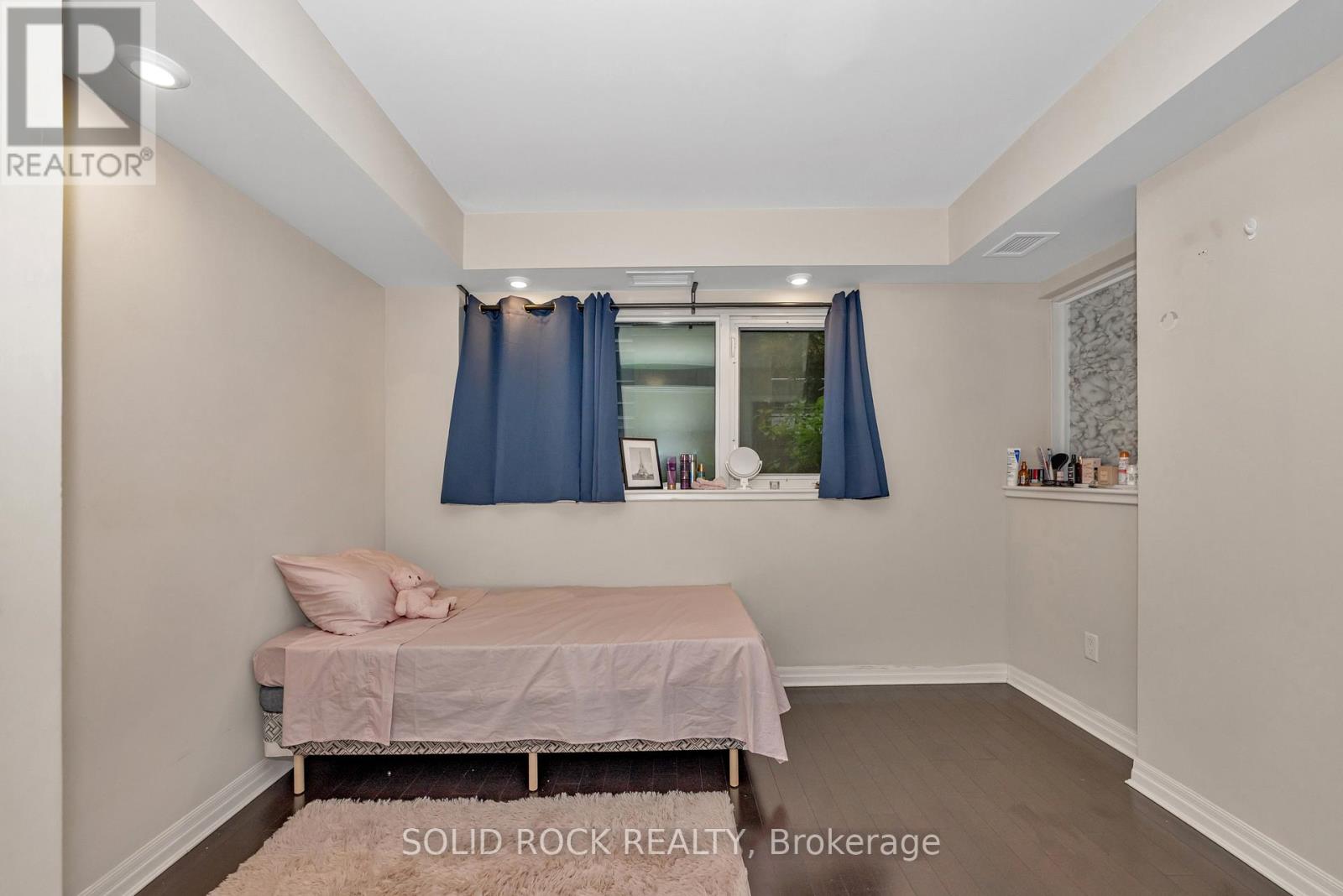 306 - 195 Besserer N