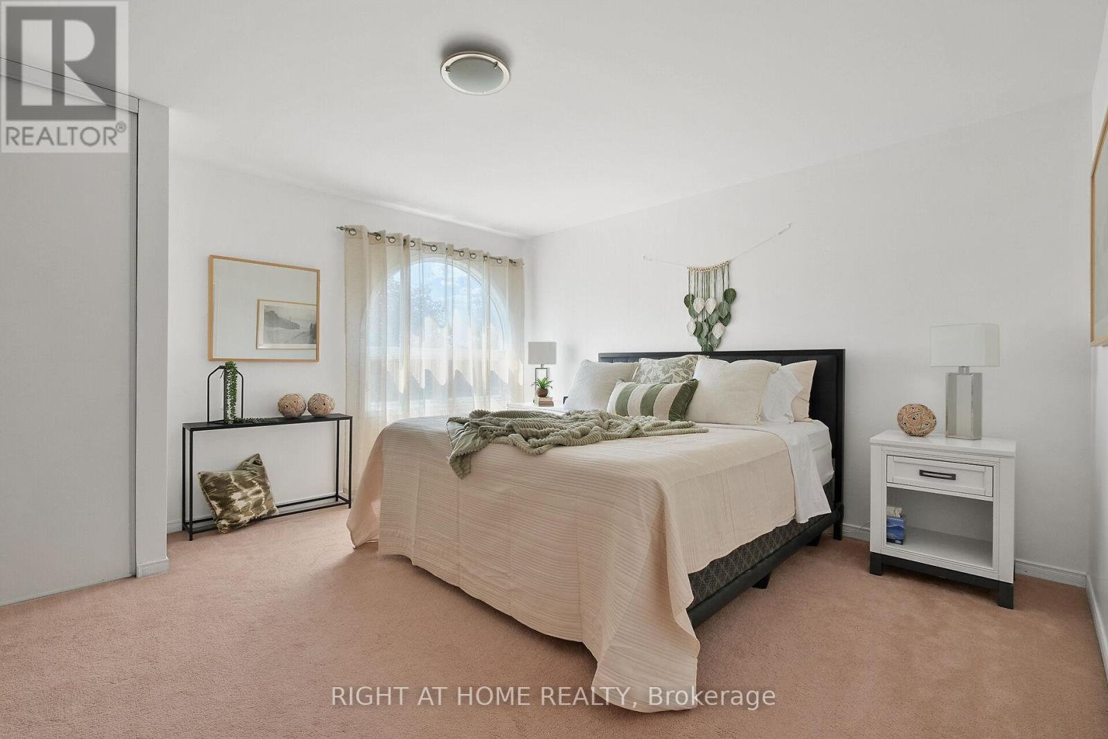 85 Thornbury Crescent