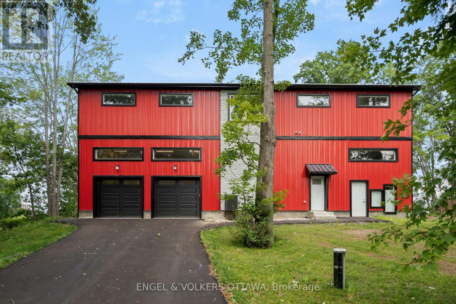 866 Bayview Drive