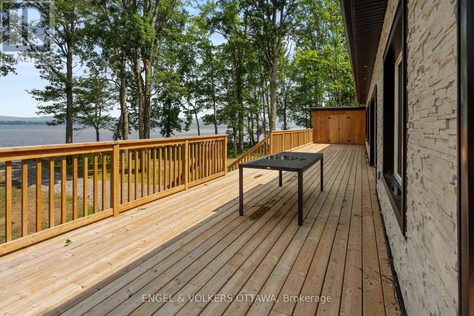 866 Bayview Drive