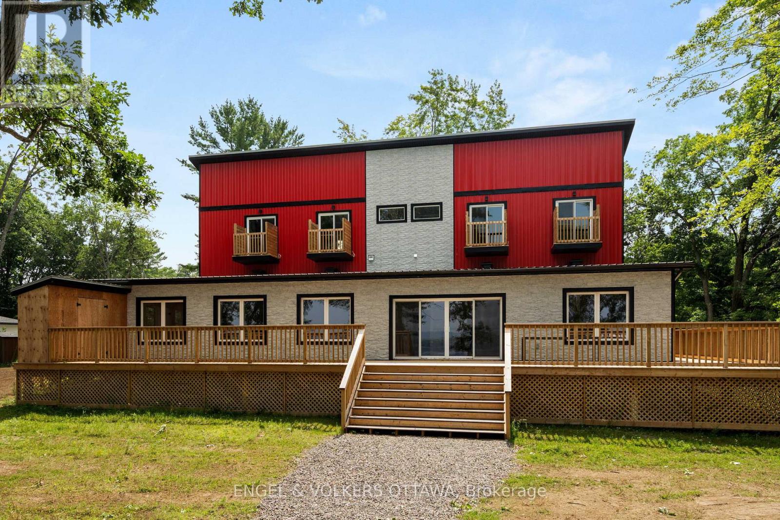 866 Bayview Drive