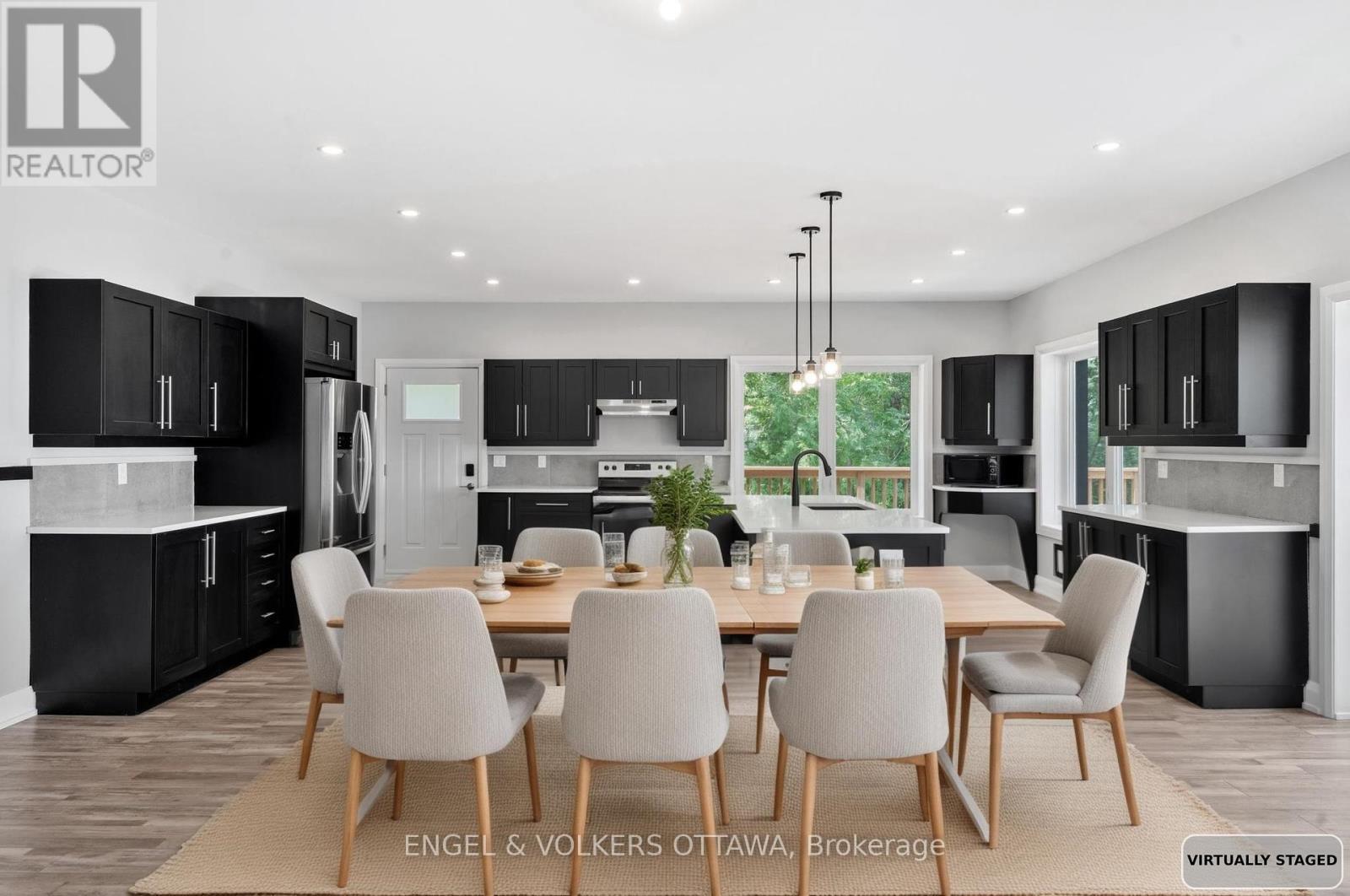866 Bayview Drive