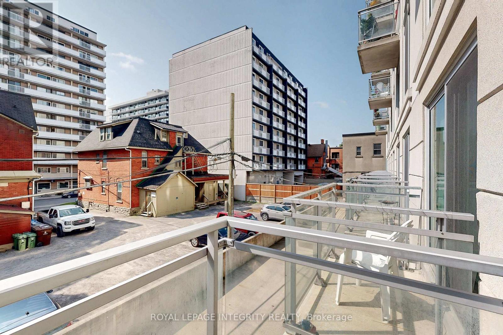 203 - 138 Somerset Street W