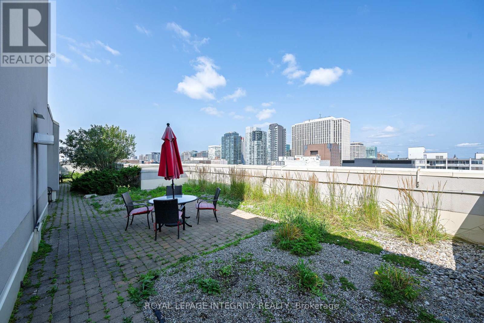 203 - 138 Somerset Street W