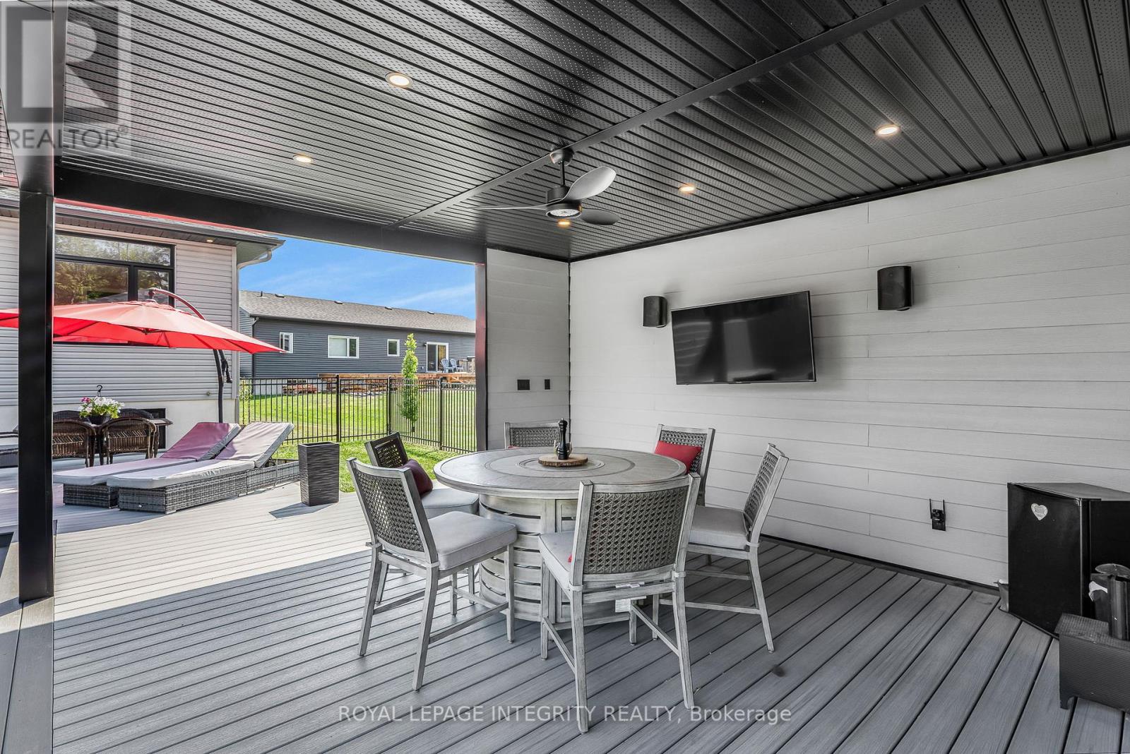 278 Roxanne Street
