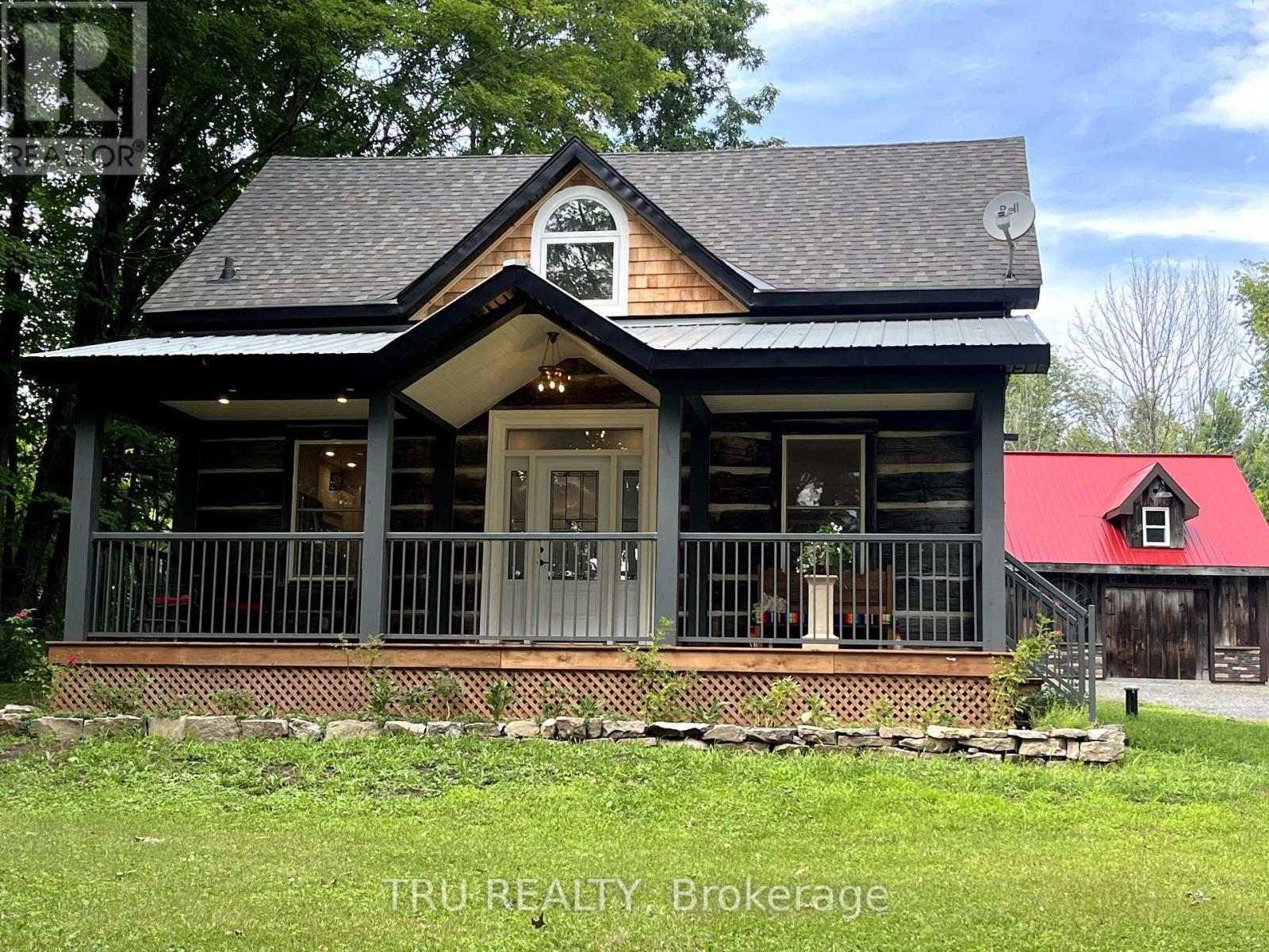 1913 Old Carp Road W
