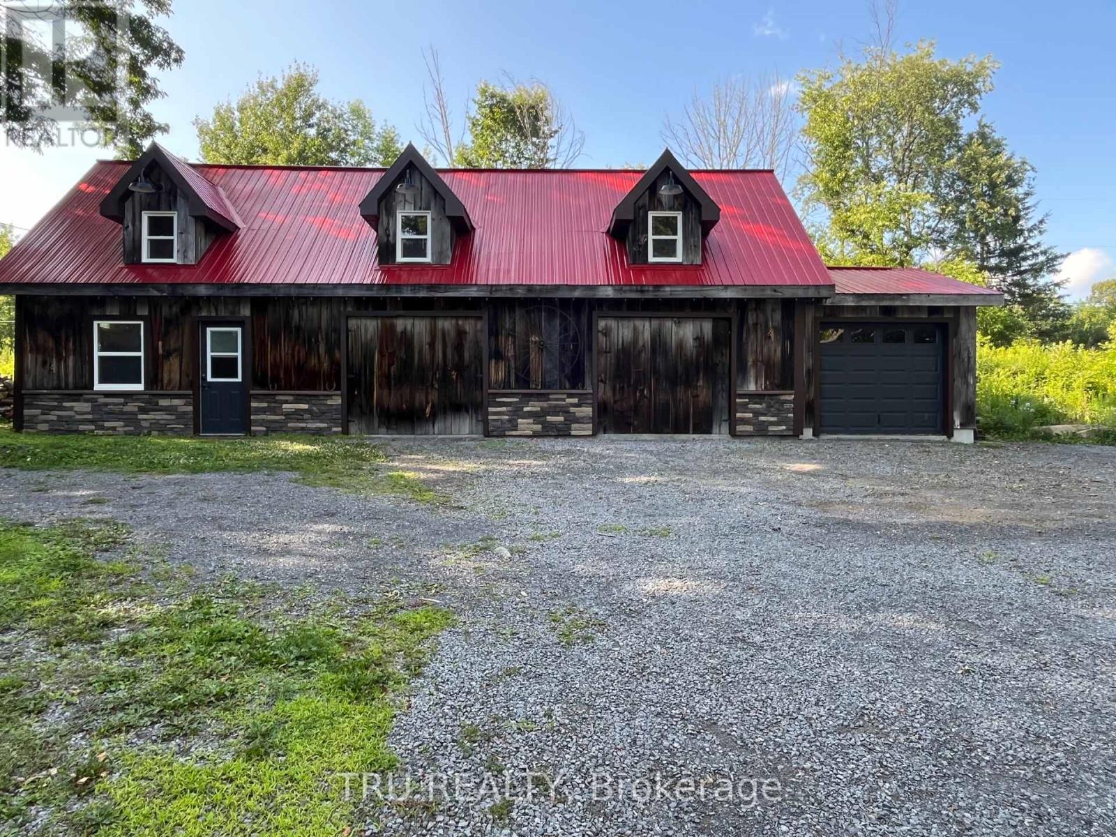 1913 Old Carp Road W