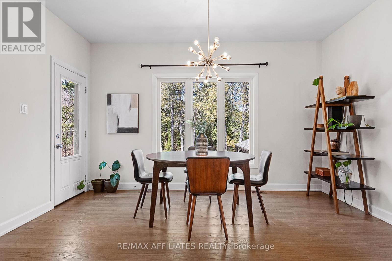 400 Cinnamon Crescent