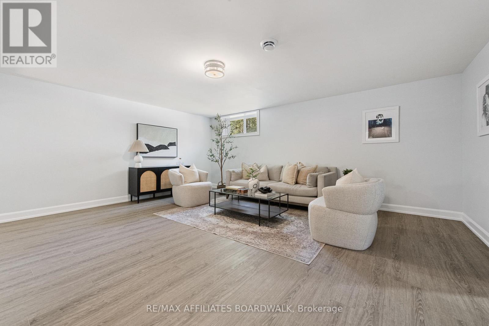 400 Cinnamon Crescent
