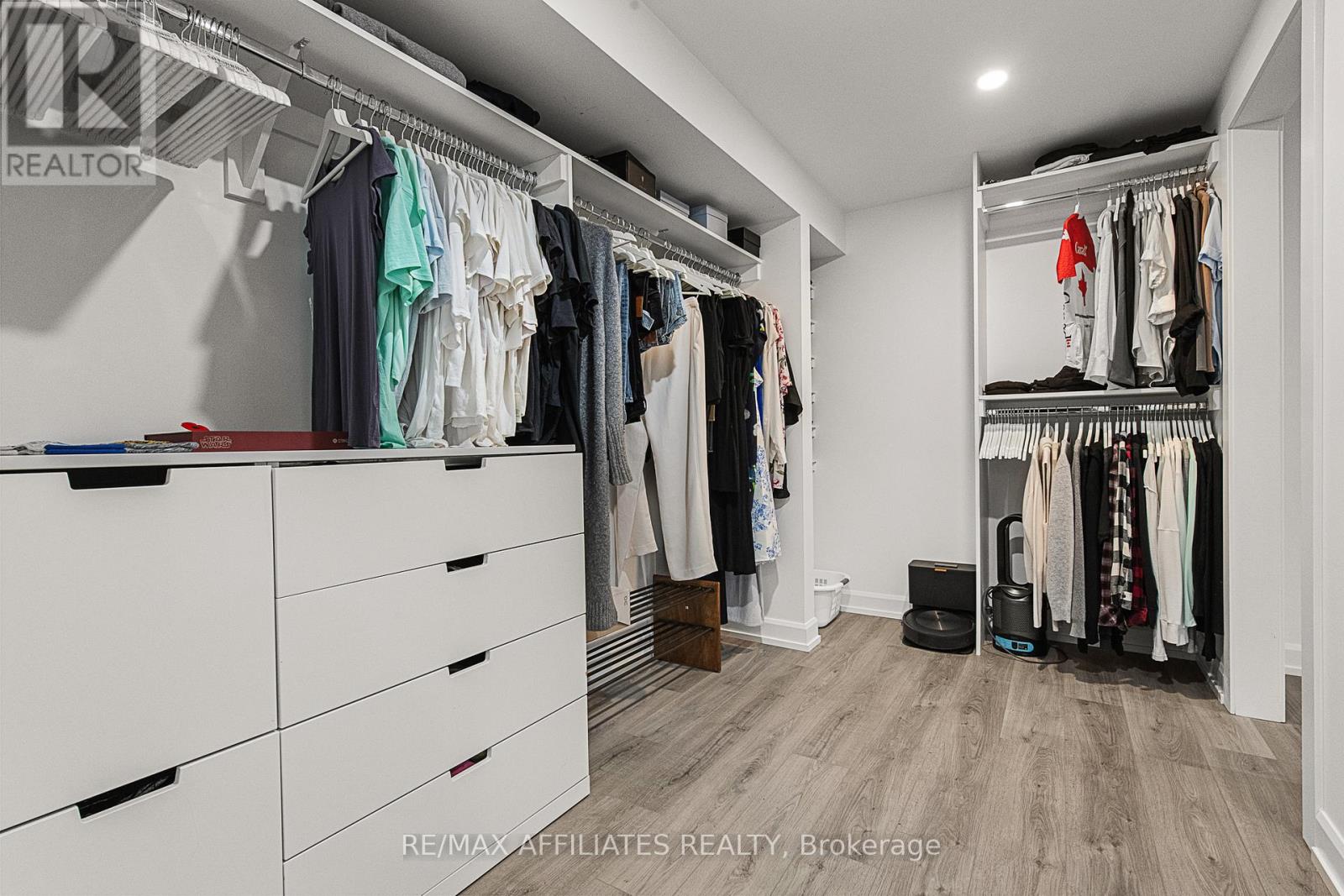 400 Cinnamon Crescent