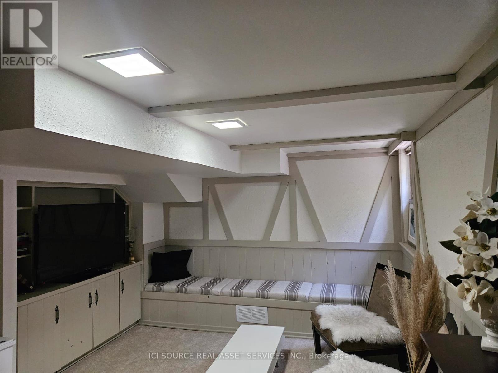1 Erinlea Court