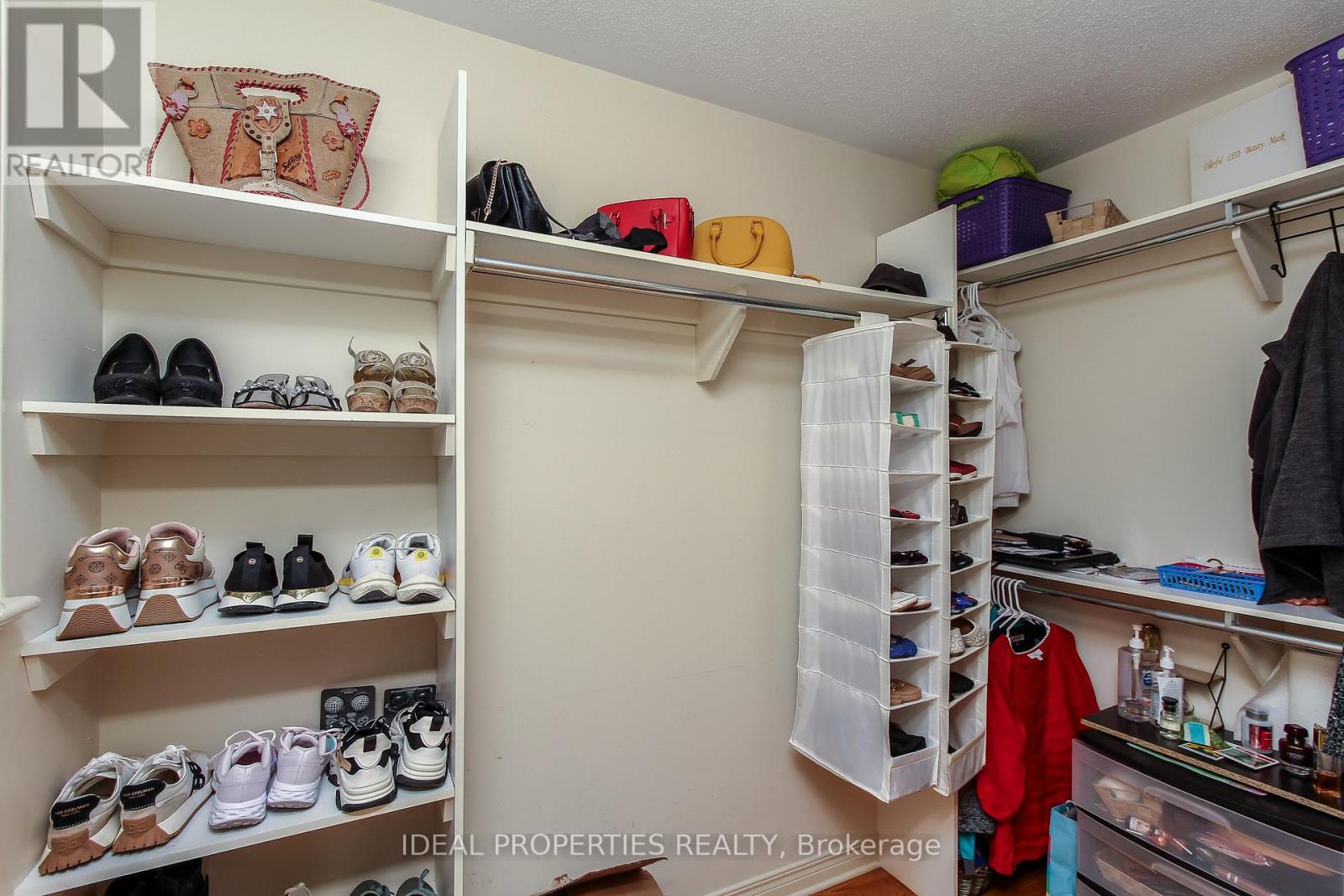 208 Pine Ridge Drive