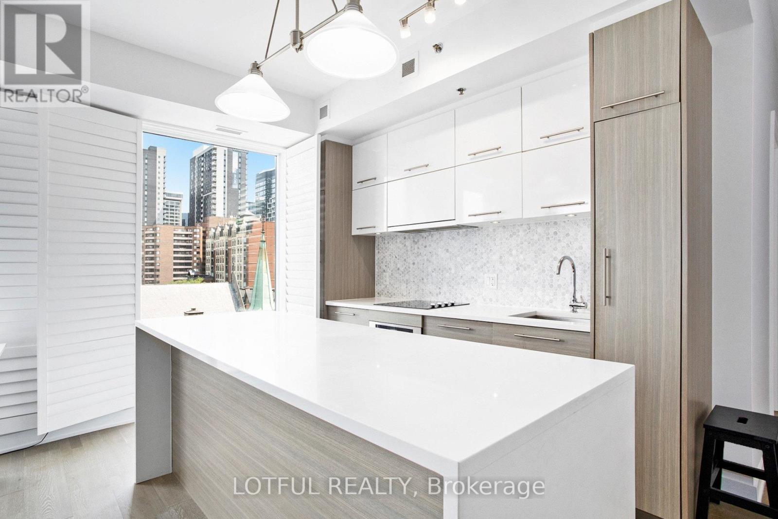 601 - 428 Sparks Street